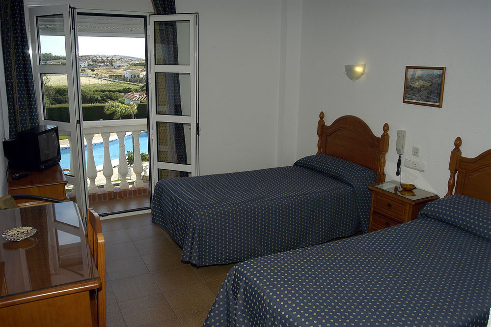 Hotel Diufain Conil De La Frontera Habitación foto